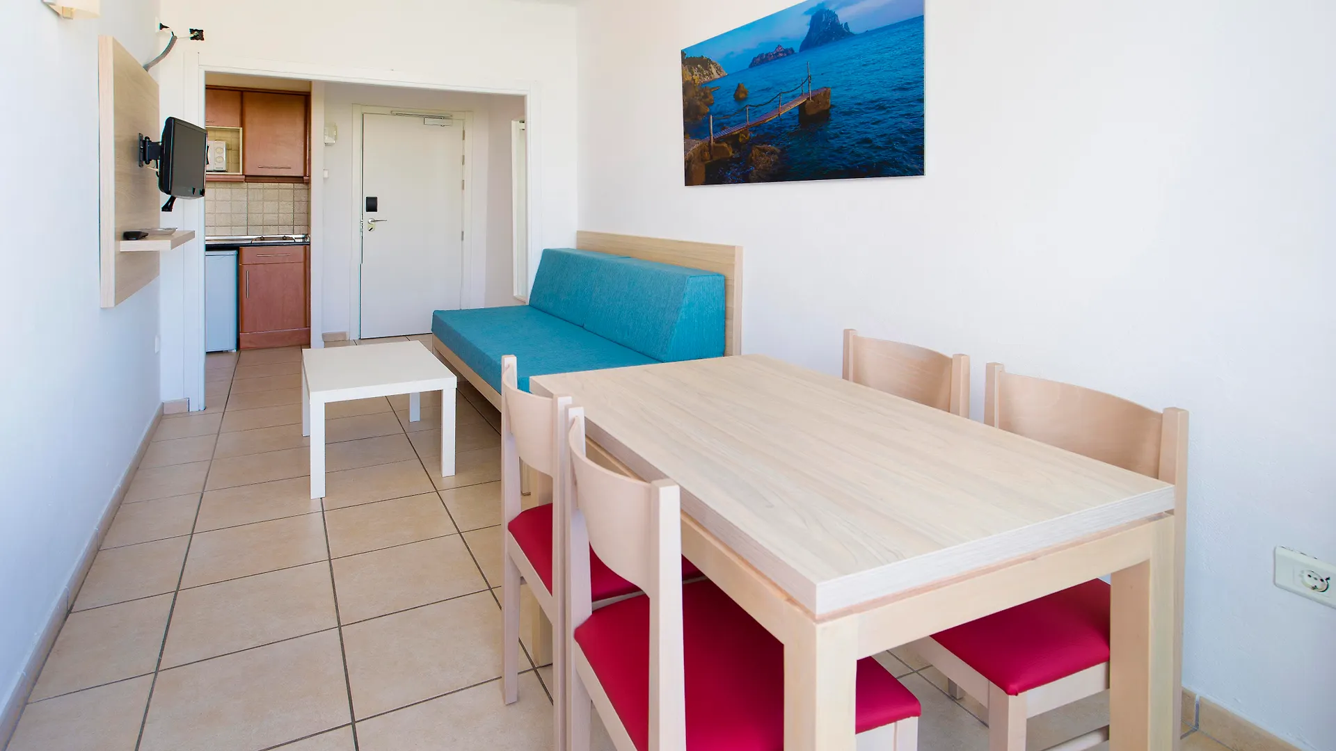 Apartamentos Tramuntana San Antonio